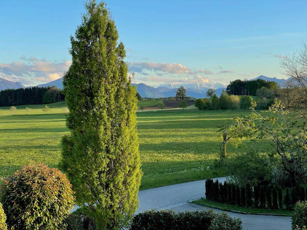 Immobilie in Nußdorf - Chiemgauer Landhaus Nahe des Chiemsees mit 900qm sonnigem Gartengrundstück – Doppelgarage - Bild 4