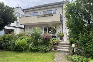 Freistehendes Zweifamilienhaus mit schönem Garten in Ruhiglage Bonn-Röttgen