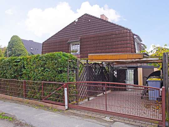 Attraktive Doppelhaushälfte mit Kamin, Pool und Sauna auf kleinem Grundstück - Bild 18