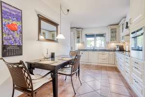 Charmante Stadtvilla mit mediterranem Flair – Die vollständige Adresse der Immobilie erhältst du vom Anbieter., 40667 Meerbusch – Vorschaubild 12