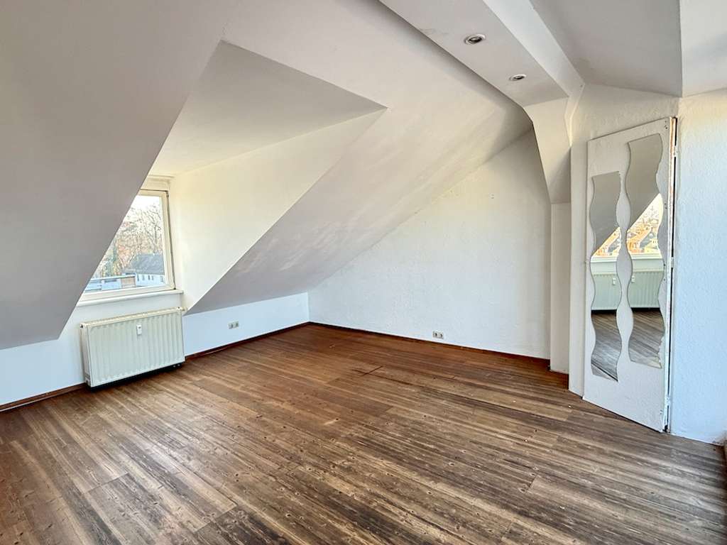 Immobilie in Zirndorf - 2-Zimmer Dachgeschosswohnung zentrumsnah in Zirndorf - Bild 2