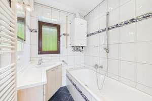 Saniertes Einfamilienhaus mit Anbau, Garage und zwei Terrassen zum individuellen Gestalten – Die vollständige Adresse der Immobilie erhältst du vom Anbieter., 65207 Naurod, Wiesbaden – Vorschaubild 4