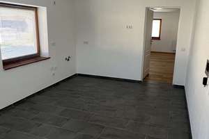 3-Zimmer Wohnung mit Einbauküche bei Obertaufkirchen – Die vollständige Adresse der Immobilie erhältst du vom Anbieter., 84419 Obertaufkirchen – Vorschaubild 3