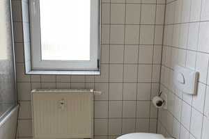 Neu renovierte 2-Raumwohnung mit EBK, Balkon mit Blick ins Grüne, PKW-Stellplatz direkt am Haus!!! – Chemnitztalstrasse 117, 9114 Chemnitz – Vorschaubild 6
