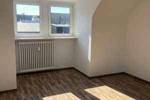 Schöne Dachgeschosswohnung / 3 Zimmer in Mönchengladbach, Nähe  Schmölderpark – Urftstraße 44, 41239 Mönchengladbach – Vorschaubild 5