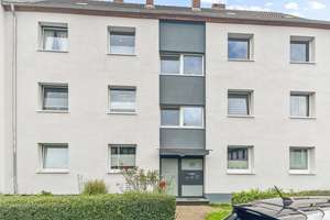 Sanierte 3,5-Zimmer-Wohnung mit Balkon in Mülheim Styrum.