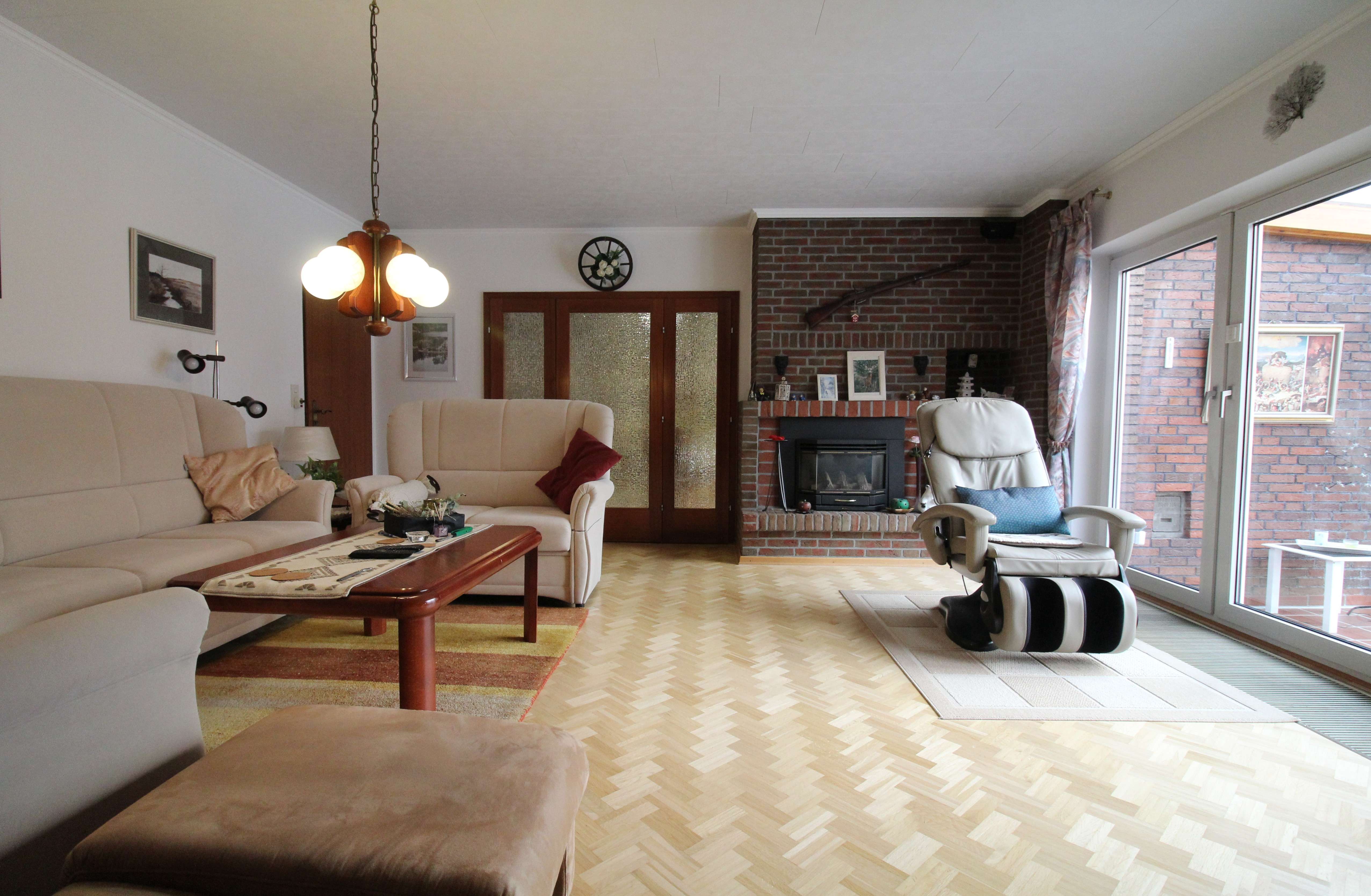 Immobilie in Westoverledingen - Großes Wohnhaus mit ca. 75m² Wintergarten inkl. Schwimmbad mit zwei Garagen und vielen Extras! - Bild 7