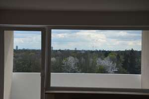 provisions-frei: Helle 3-Zimmer Wohnung im 7. OG mit Balkon in München-Moosach – Treitschkestr. 4, 80992 Alt-Moosach, München – Vorschaubild 2