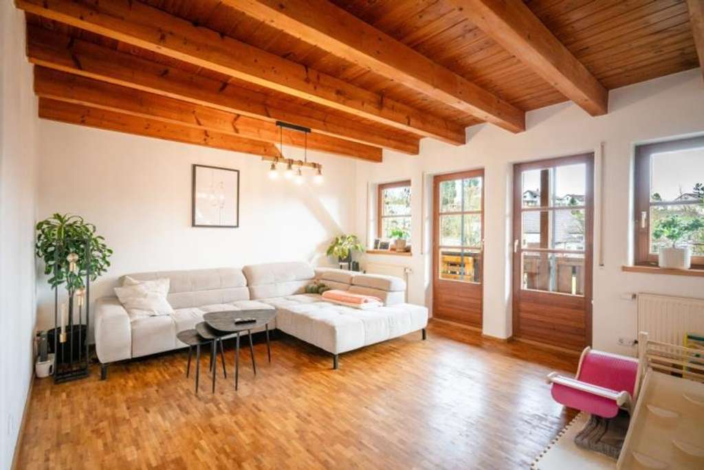 Immobilie in Mittelbiberach - Auch Sie suchen das Besondere? Maisonette mit Sichtgebälk, "Haus-im-Haus-Stil"! - Bild 3