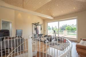 Exklusiver Wohnbereich einer luxuriösen Villa.  – Wassenberger Straße 10B, 52525 Heinsberg – Vorschaubild 9