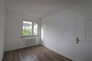 * 3 ZIMMER MIT BALKON IM ERDGESCHOSS*, DU-Rheinhausen, Augustastr. – Alte Krupp-Siedlung – Die vollständige Adresse der Immobilie erhältst du vom Anbieter., 47229 Friemersheim, Duisburg – Vorschaubild 8