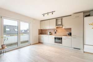 AIGNER - Neuwertiger Dachgeschosstraum mit sonnigen Süd-Balkon in Trudering – Die vollständige Adresse der Immobilie erhältst du vom Anbieter., 81825 Gartenstadt Trudering, München – Vorschaubild 1