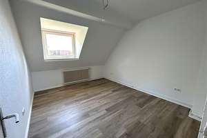 Helle 2 Zimmer-Dachgeschosswohnung zentral in Bremerhaven – Schönianstraße 32, 27570 Geestemünde, Bremerhaven – Vorschaubild 2