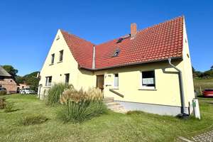 Einfamilienhaus mit viel Potenzial auf großzügigem Gartengrundstück – Boddenstraße 11B, 18586 Gager – Vorschaubild 2