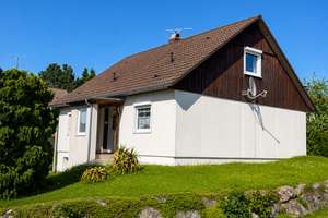 Freistehendes Einfamilienhaus mit großzügigem Grundstück zu verkaufen – Die vollständige Adresse der Immobilie erhältst du vom Anbieter., 87651 Bidingen – Vorschaubild 5