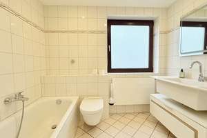 ***Attraktives 2-Familienhaus in ruhiger Lage – ideal für Familien oder Generationenwohnen*** – Die vollständige Adresse der Immobilie erhältst du vom Anbieter., 80689 Blumenau, München – Vorschaubild 6
