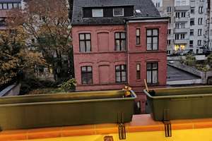 Top Zwei-Raum-Wohnung mit Balkon und Einbauküche
