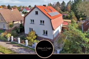 Großzügige Altbauvilla mit Vollkeller + Remise auf weitläufigem Grundstück