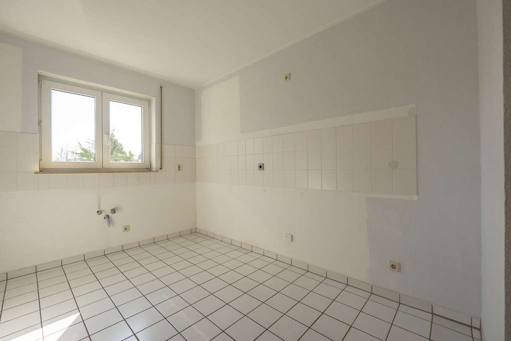 Immobilie in Pegau - Vollunterkellertes Reihenhaus in ruhiger Stadtrandlage mit Garten und separater Garage - Bild 3