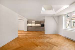 Einzelstück im Altbau. Kernsaniertes Dachgeschoss mit Blick auf St. Paul. – Die vollständige Adresse der Immobilie erhältst du vom Anbieter., 80336 Sankt Paul, München – Vorschaubild 5