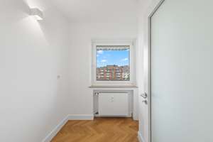 Nähe KÖ/Altstadt: Hochwertige 3,5 Zi-ETW mit Aufzug! Elegante City-Oase! Große Loggia! – Die vollständige Adresse der Immobilie erhältst du vom Anbieter., 40477 Pempelfort, Düsseldorf – Vorschaubild 12