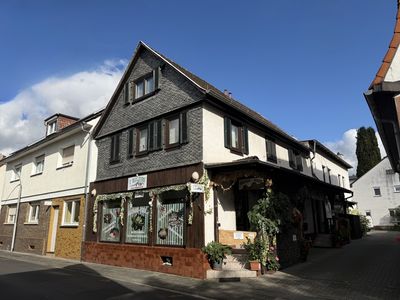 Wohn- & Geschäftshaus: 89 m² Wohnung + 205 m² Gewerbefläche im Herzen von Seligenstadt