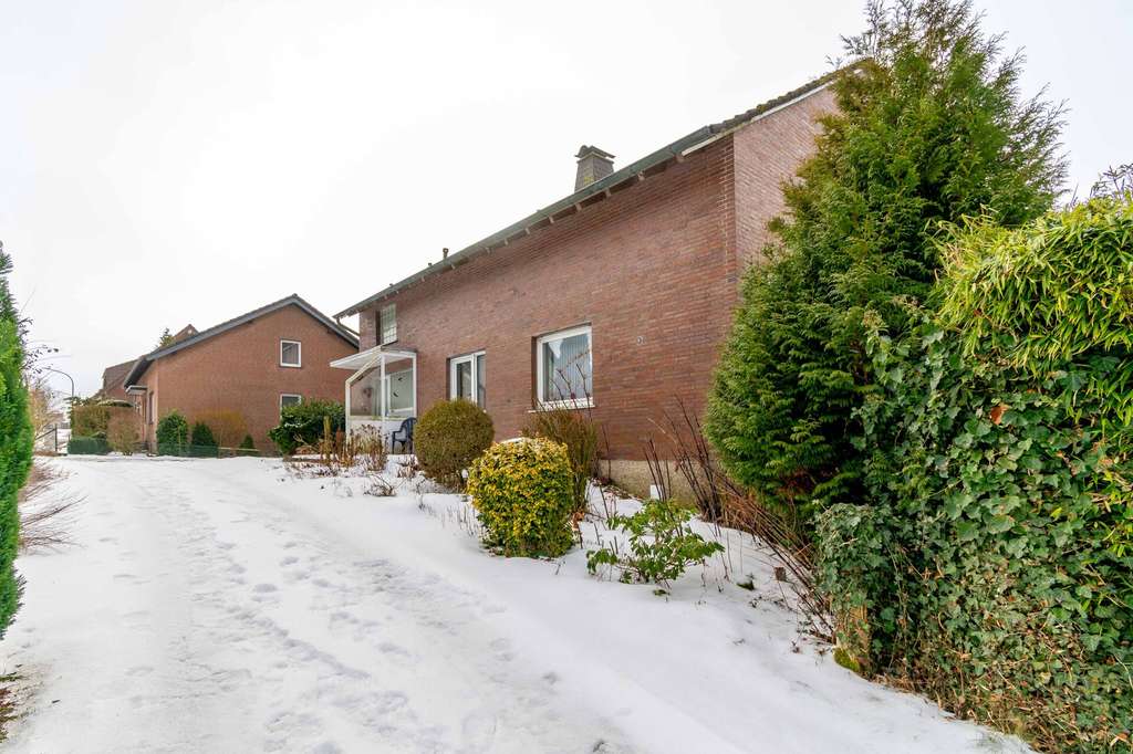 Immobilie in Borchen - Ländlich gelegenes Wohnhaus mit großem Grundstück und vielseitigem Entwicklungspotenzial - Bild 2