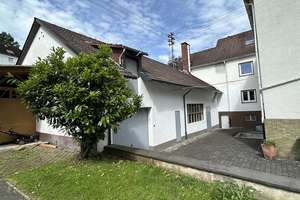 VR-IMMO: Siegen-Eiserfeld, zwei modernisierte Doppelhaushälften, ein Ladenlokal und ein Lager! – Die vollständige Adresse der Immobilie erhältst du vom Anbieter., 57080 Eiserfeld, Siegen – Vorschaubild 5
