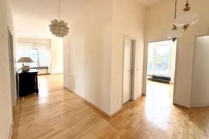 Helle 4-Zi.-Dachgeschosswohnung mit großer Südwest-Terrasse in Waldtrudering – Die vollständige Adresse der Immobilie erhältst du vom Anbieter., 81827 Waldtrudering, München – Vorschaubild 10