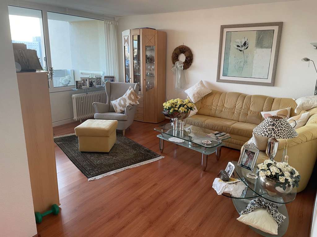 Sonnendurchflutete 2,5-Zimmer Wohnung mit großem Südbalkon