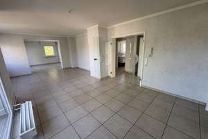 myHome-Immobilien / TRAUM 4 Zi-Wohnung + 2 Balkone, EBK, riesiges Wohnzimmer + Waldrandlage + Garage – Schlesierweg 5, 63150 Heusenstamm – Vorschaubild 3