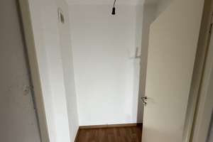 leere 3-Zi. Wohnung in Wiesbaden-Delkenheim – Mannheimer Straße 4, 65205 Delkenheim, Wiesbaden – Vorschaubild 11