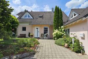 Charmantes, modernes und gepflegtes Einfamilienhaus – Die vollständige Adresse der Immobilie erhältst du vom Anbieter., 74232 Abstatt – Vorschaubild 4