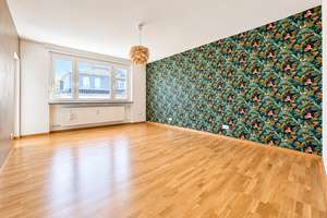 Großzügige Drei-Zimmer-Wohnung mit zwei Balkonen und Stellplatz - Frankfurt Heddernheim  – 60439 Heddernheim, Frankfurt am Main – Vorschaubild 4
