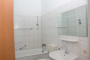 Wohnung mit Badewanne, Südbalkon und Parkblick  – Lohrstraße 29, 9113 Chemnitz – Vorschaubild 10