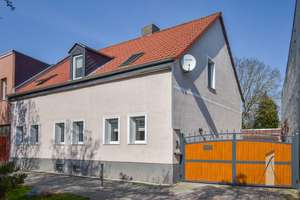 Mehr als nur ein Zuhause – Einfamilienhaus mit Einliegerwohnung in Magdeburg-Ottersleben – Die vollständige Adresse der Immobilie erhältst du vom Anbieter., 39116 Ottersleben, Magdeburg – Vorschaubild 2