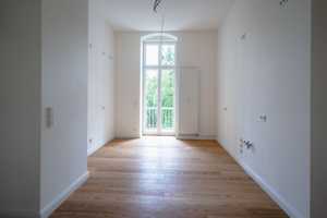 Kernsanierter Altbau: 4 Zimmer, 2 Balkone, Fahrstuhl, 2 Bäder, Energieausweis A, Provisionsfrei – Lepsiusstraße 81, 12163 Berlin – Vorschaubild 9
