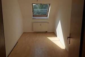 Gemütliche DG 3-Zimmer Wohnung mit Laminat und Wannenbad in guter Lage. – Blücherstraße 9, 9126 Lutherviertel, Chemnitz – Vorschaubild 7