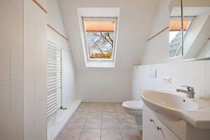 Repräsentatives, großzügiges Architekten- Haus in Wassernähe – Die vollständige Adresse der Immobilie erhältst du vom Anbieter., 23564 Sankt Gertrud, Lübeck – Vorschaubild 13