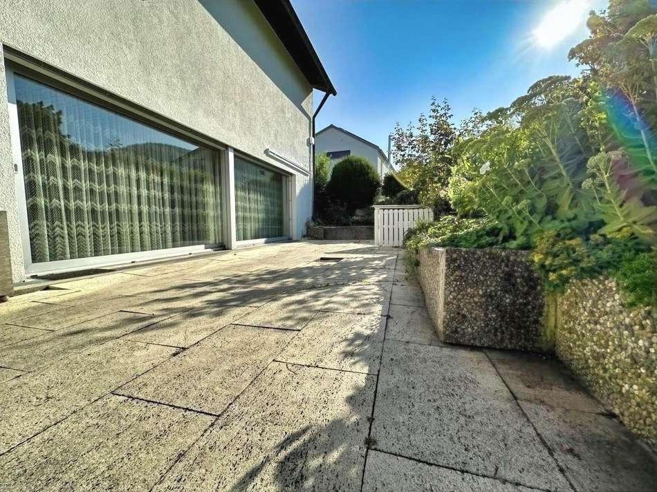 Terrasse des Schwimmbads/ ELW