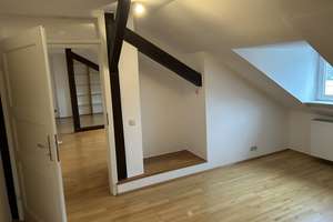 MAXVORSTADT | BEFRISTETE 3-Zimmer-Dachgeschoss-Wohnung mit EBK, Parkett und Videosprechanlage – Die vollständige Adresse der Immobilie erhältst du vom Anbieter., 80799 Am alten nördlichen Friedhof, München – Vorschaubild 4