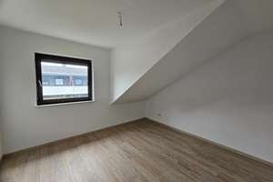Charmante Dachgeschosswohnung mit großem Balkon in gepflegter Reihenhausanlage – Die vollständige Adresse der Immobilie erhältst du vom Anbieter., 26131 Eversten, Oldenburg (Oldenburg) – Vorschaubild 5