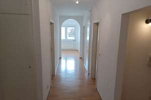 Großzügige 4-Zimmer Wohnung mit 2 Balkonen in Konz! – Albert-Schweitzer-Straße 20, 54329 Konz – Vorschaubild 2