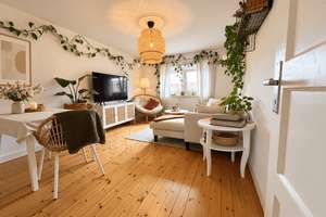 2,5 Zimmer-Dachgeschosswohnung mit Charakter und zeitloser Eleganz – 22307 Barmbek-Nord, Hamburg – Vorschaubild 2