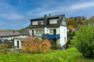 Freigezogenes Zweifamilienhaus  in Sprockhöveler Grünlage – Die vollständige Adresse der Immobilie erhältst du vom Anbieter., 45549 Sprockhövel – Vorschaubild 1