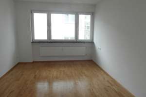 Schöne, geräumige drei Zimmer Wohnung in Stuttgart, Weilimdorf – Die vollständige Adresse der Immobilie erhältst du vom Anbieter., 70499 Bergheim, Stuttgart – Vorschaubild 8