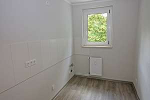 3-Raum-Wohnung mit Badewanne und großem Balkon – Seehäuser Weg 90, 39387 Oschersleben (Bode) – Vorschaubild 5