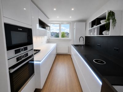 Exclusive 3 Zimmer-Wohnung in ruhiger Innenstadtlage  mit 27qm Balkon, traumhaft neuer Küche, Bad,…