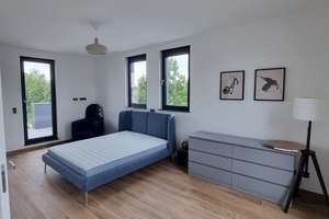 Exklusive Doppelhaushälfte im schönen Altglienicke! **Garten / 3 Terrassen / möbliert** – Ewaldstr. 106D, 12524 Altglienicke, Berlin – Vorschaubild 10