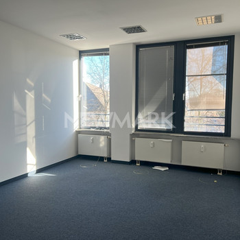 Effiziente Büroflächen in etablierter Geschäftslage